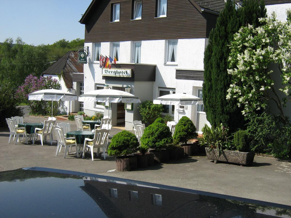 赫尔泽拉斯伯格酒店 Holzerath 外观 照片